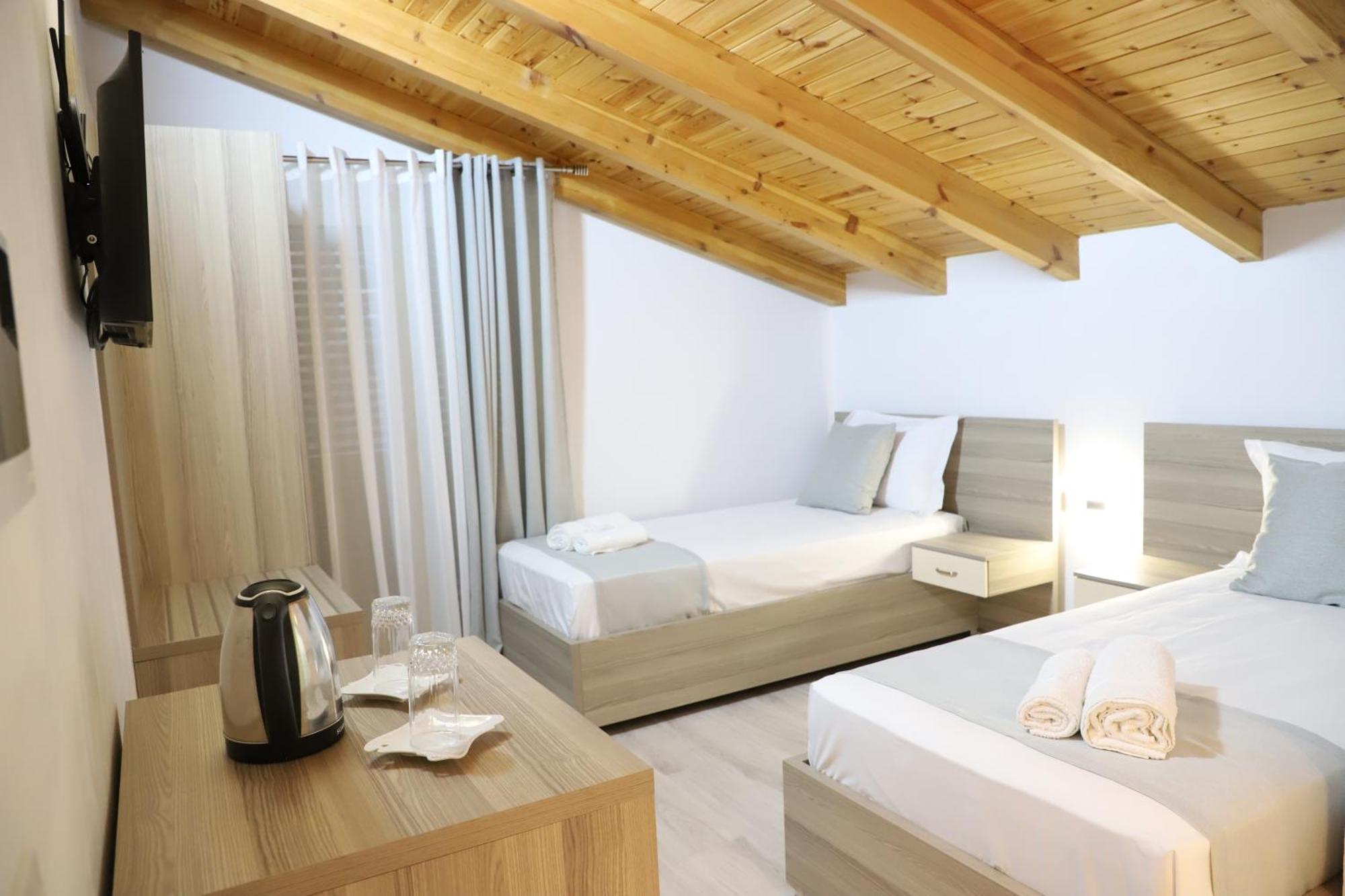 Guesthouse Kazazi 培拉特 外观 照片